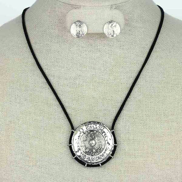 Fashion Necklace Set - Image 2