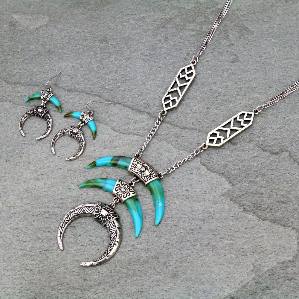 Fashion Pendant Necklace Set