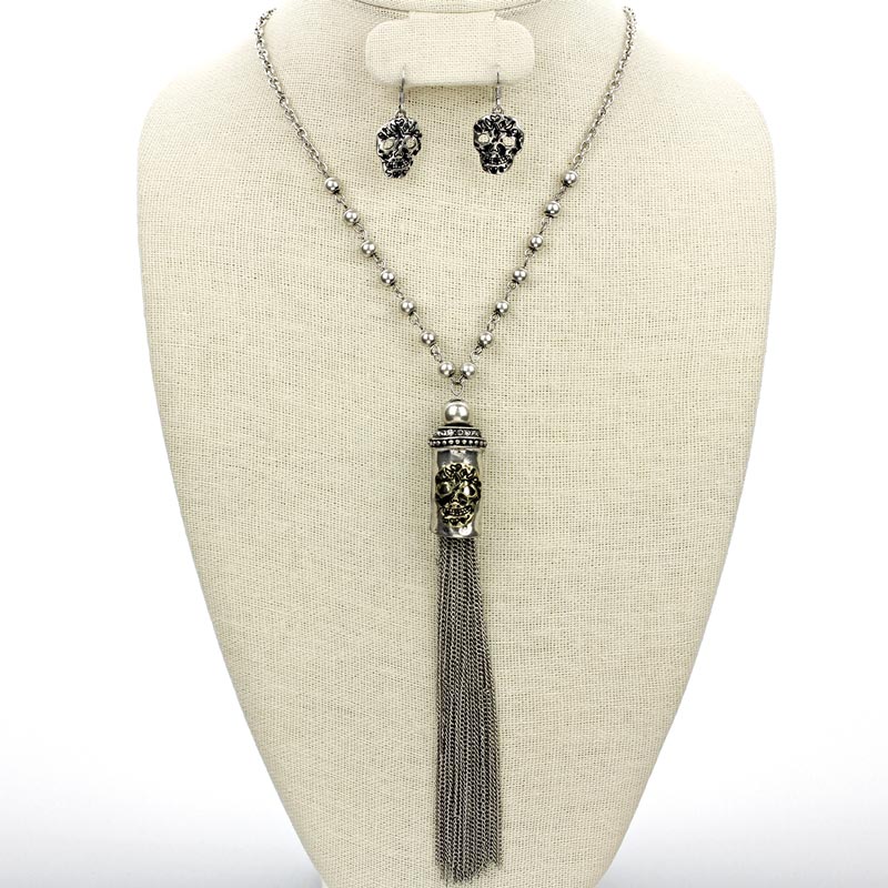 Skull Pendant Necklace Set