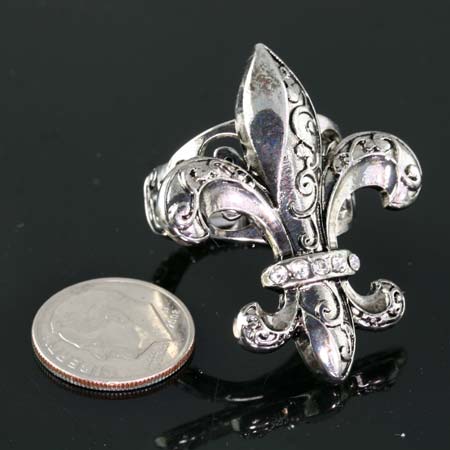 Fleur De Lis Stretch Ring