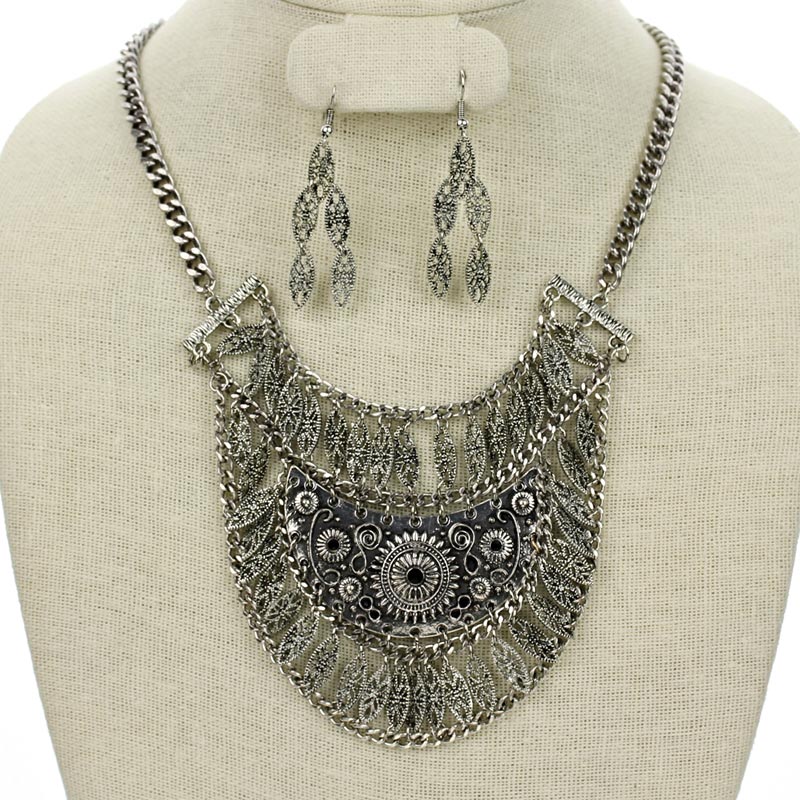 Fashion Necklace Set