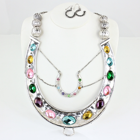Horseshoe Necklace Set