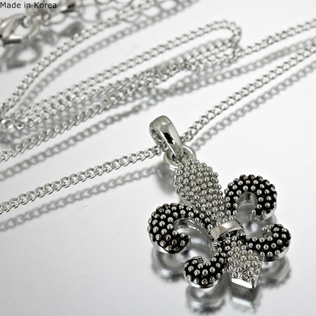 Medium Size Fleur De Lis Pendant Necklace