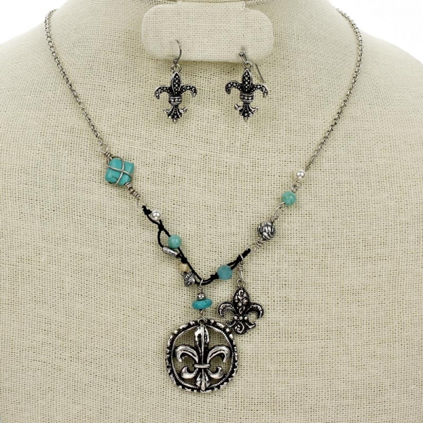 Fleur De Lis Necklace Set