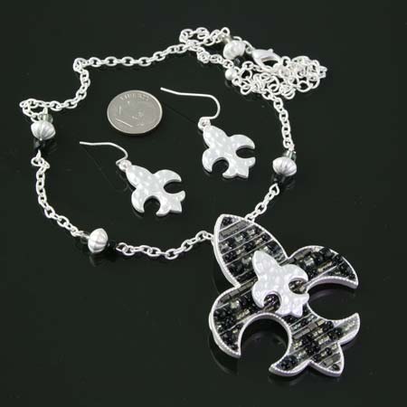 Fleur De Lis Necklace Set