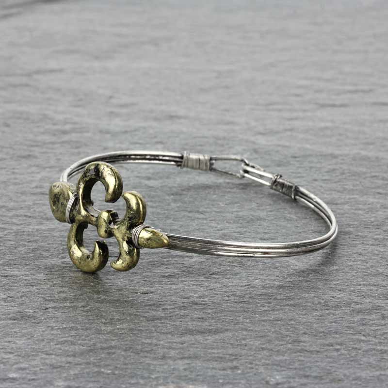 Fleur de Lis Bangle Bracelet - Image 2