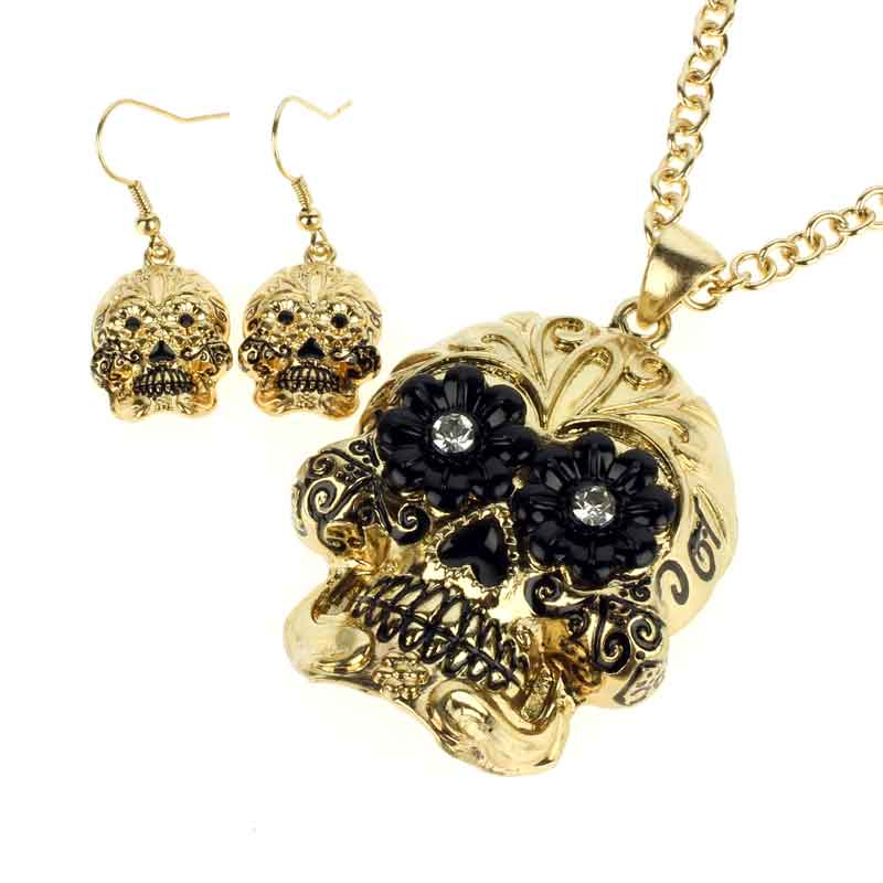 Skull Pendant Necklace Set