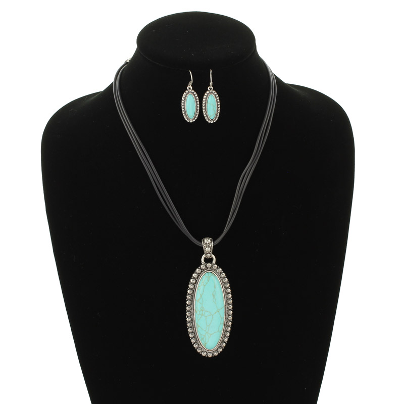 Navajo Style Leather Necklace Set - Image 2