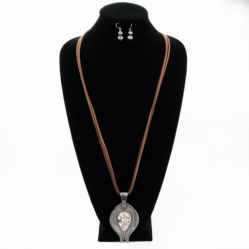 Western Style Leather Necklace Set - Image 2