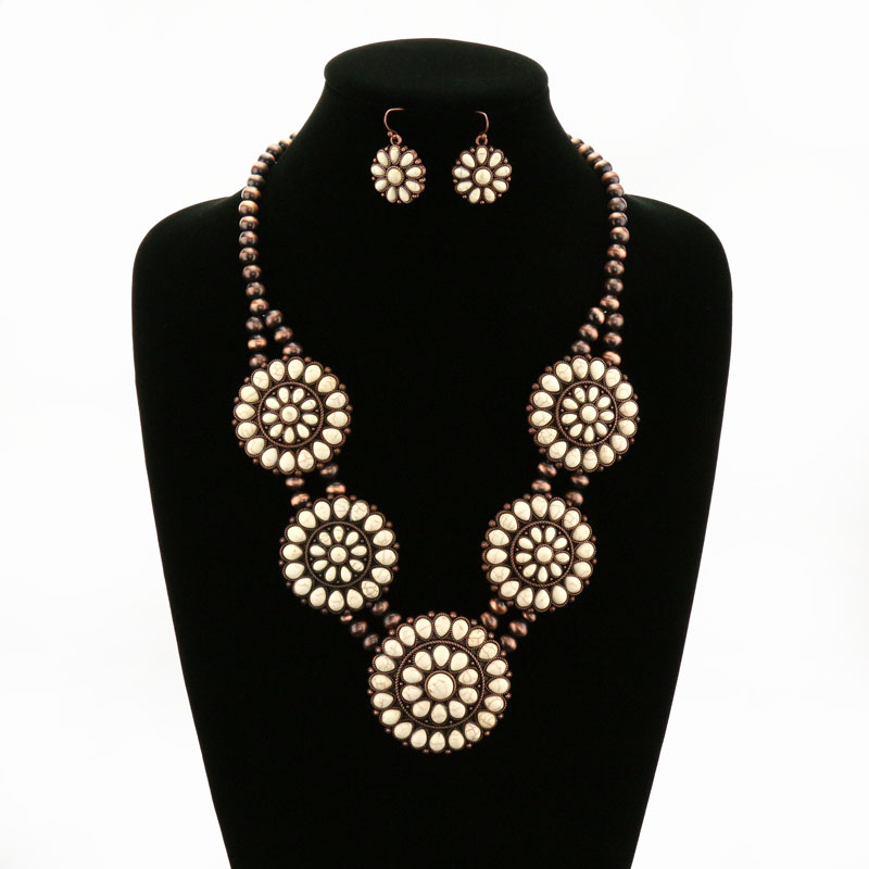 Western Navajo Style Pearl Squash Blossom Necklace Set - Image 2