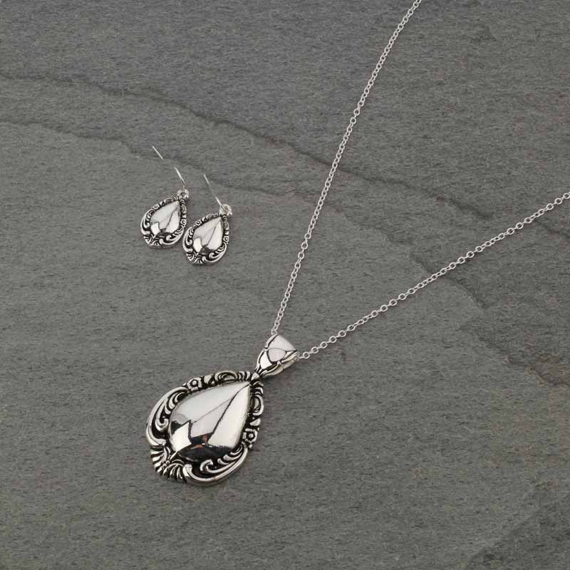 Teardrop Spoon Look Necklace Set