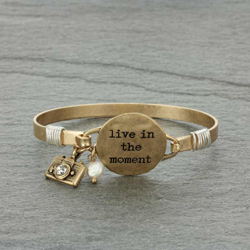 "LIVE IN THE MOMENT" Wire Bracelet