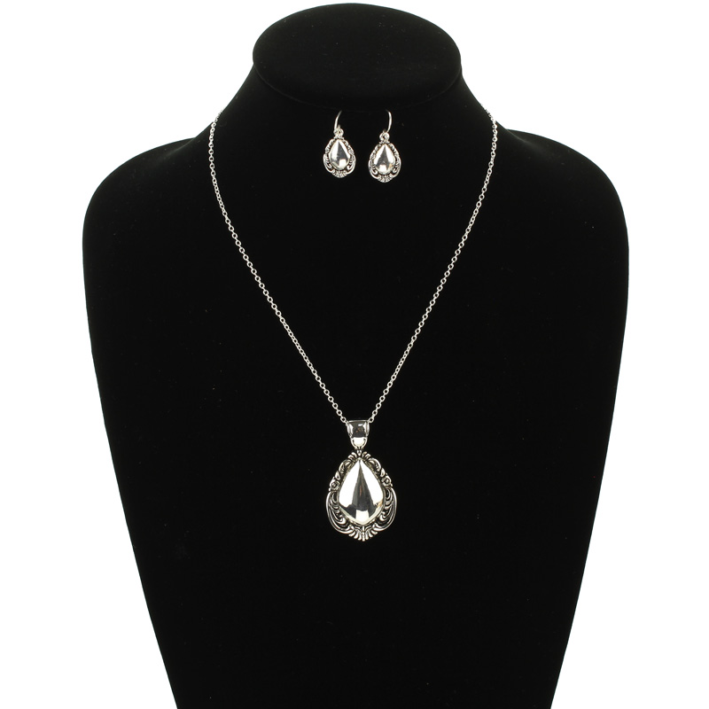 Teardrop Spoon Look Necklace Set - Image 2
