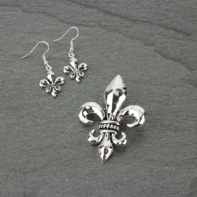 Fleur De Lis Magnetic Pendant Set
