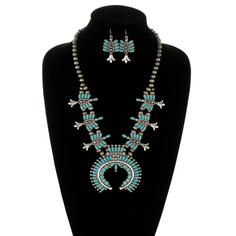 Navajo Style Pearl Squash Blossom Necklace Set - Image 2