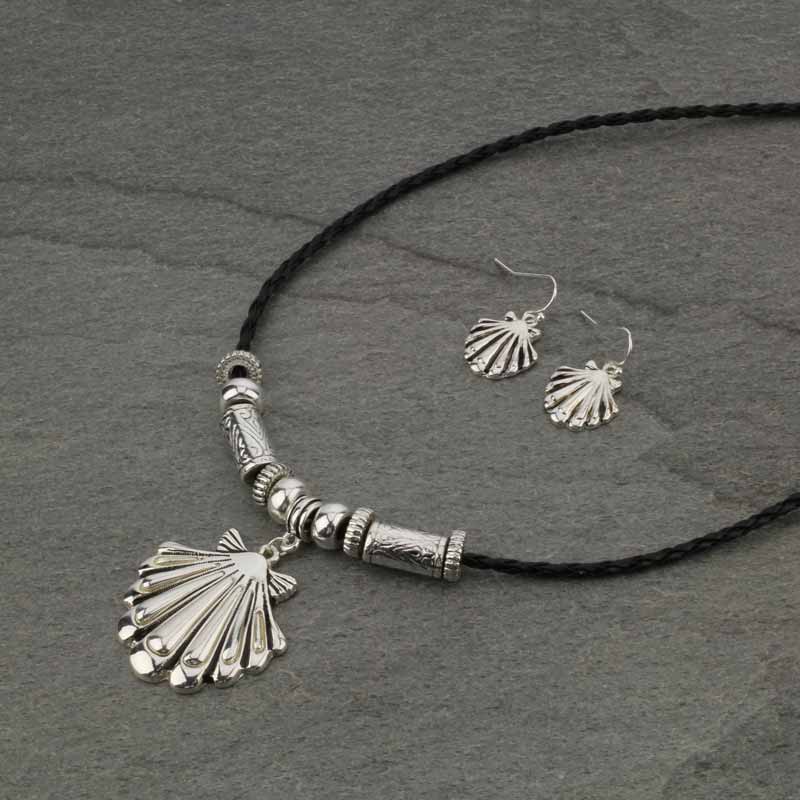 Sea Life with Cord Shell Necklace Set