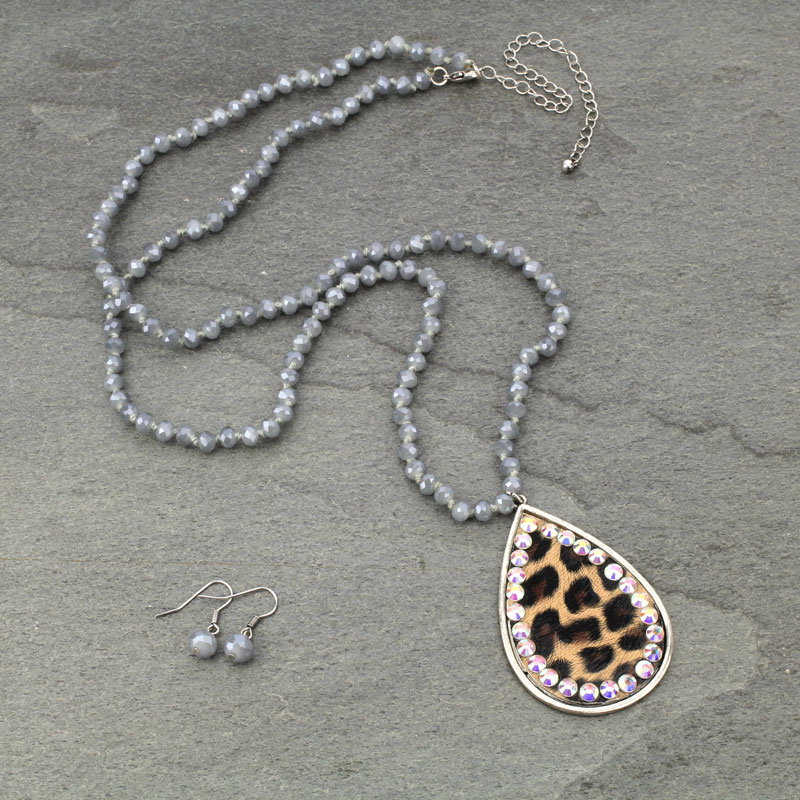 Glass Bead Leather Pendant Necklace Set