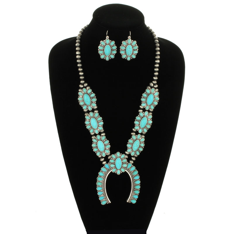 Navajo Style Pearl Squash Blossom Necklace Set - Image 2