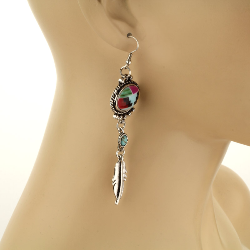 Western Design Single Feather Dangle Fish Hook Earrings - Image 2