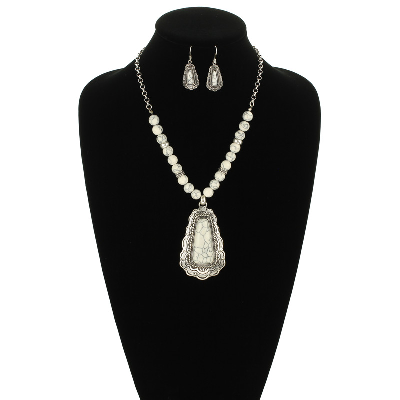 Western Navajo Style Necklace Set - Image 2