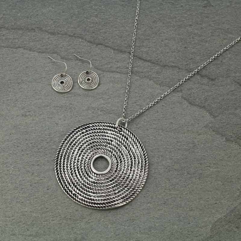 Round Circle Pendant Necklace Set
