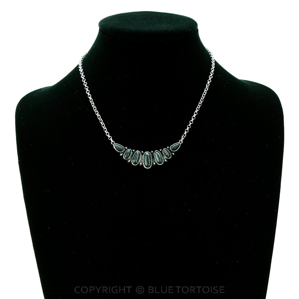 Western Style Stone Necklace - Image 2