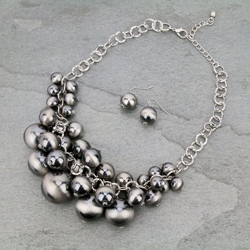 Navajo Style Pearl Necklace Set