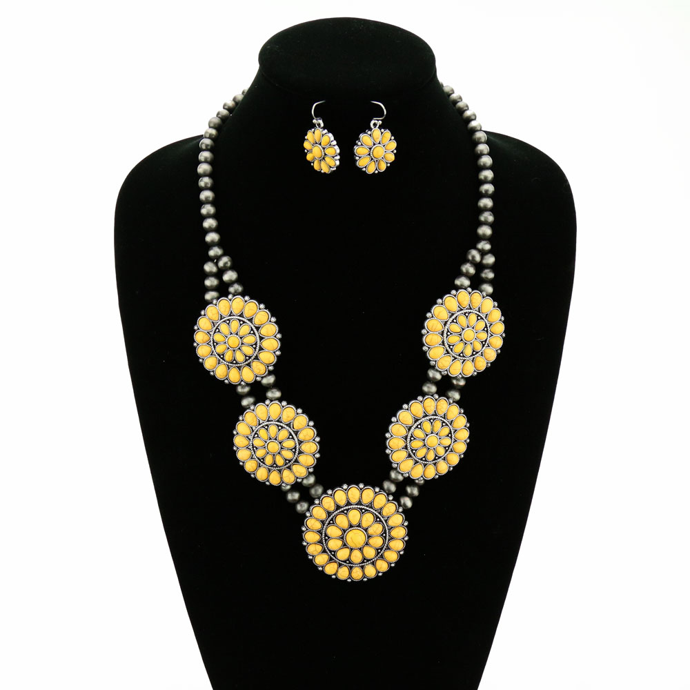 Western Navajo Style Pearl Squash Blossom Necklace Set - Image 2