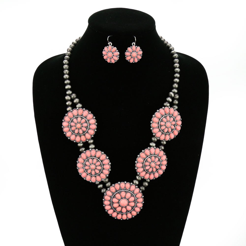 Western Navajo Style Pearl Squash Blossom Necklace Set - Image 2