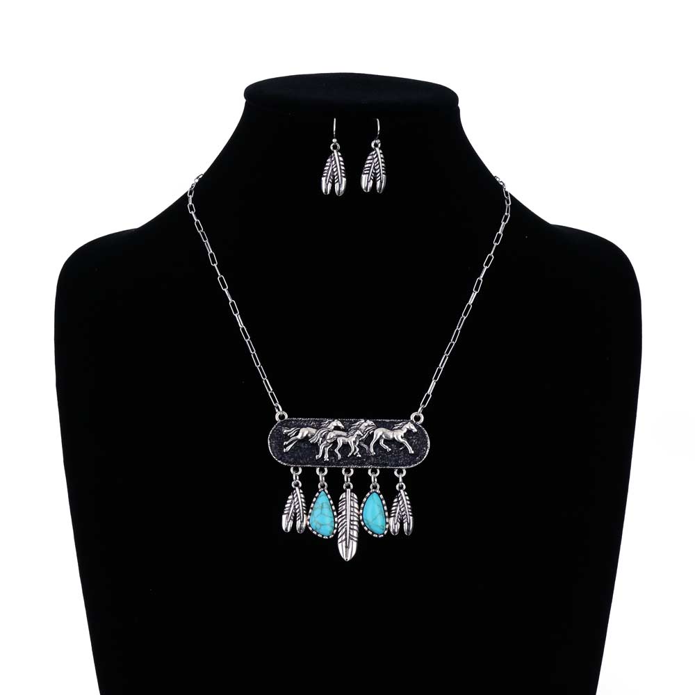 Western Running Horses Necklace Set - Image 2