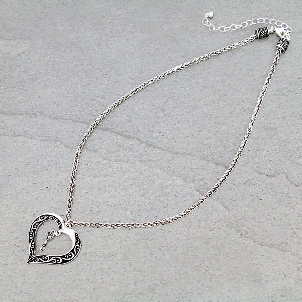 Designer Line Heart Pendant Necklace