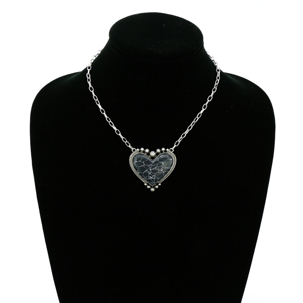 Heart Pendant Necklace - Image 2