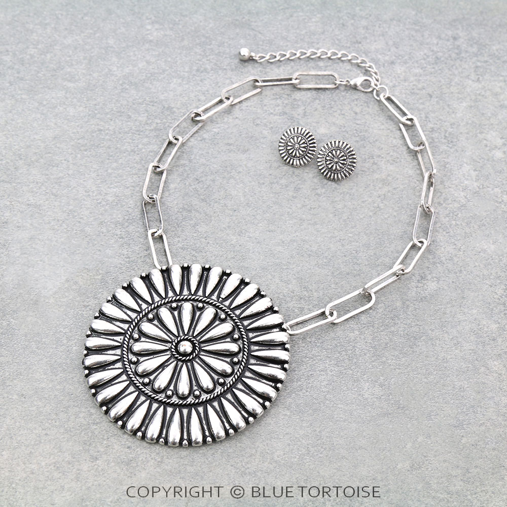 Large Concho Necklace Set