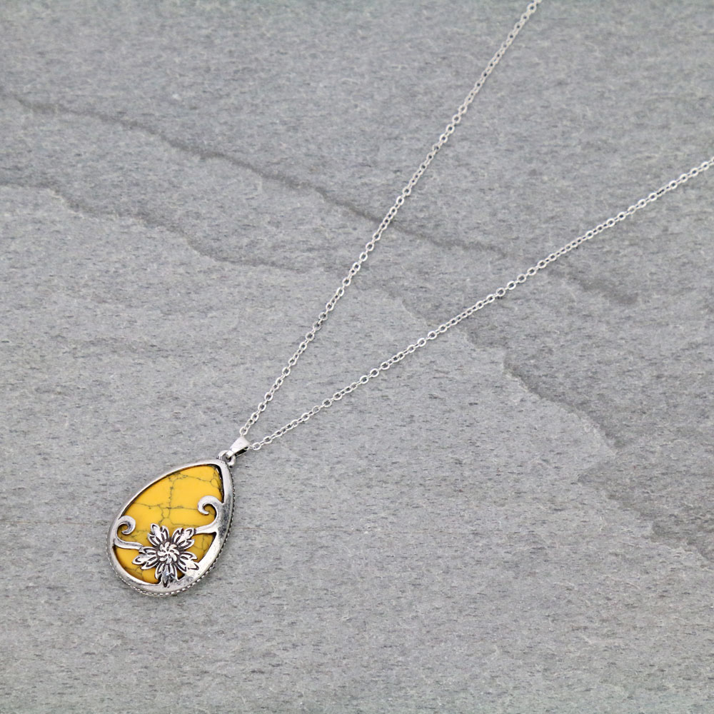 Western Flower Pendant Chain Necklace