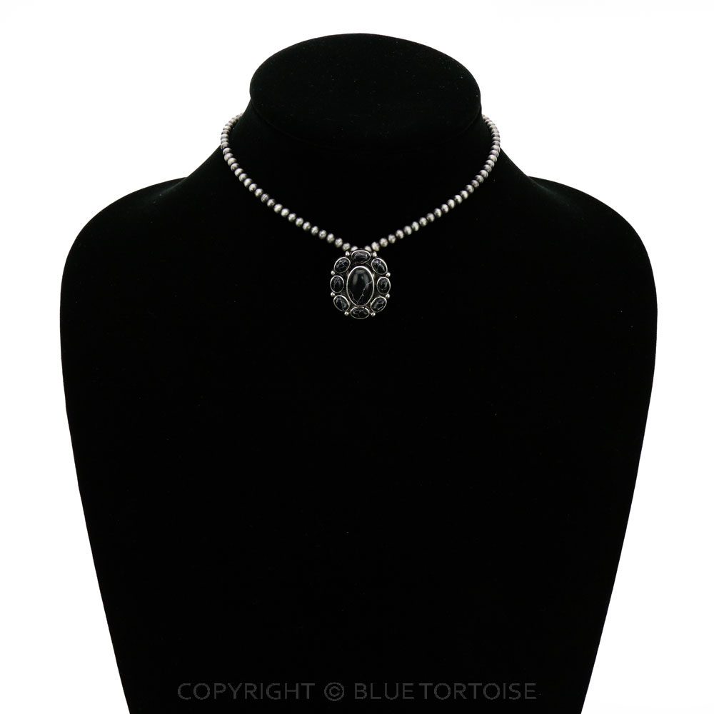 4mm Navajo Style Pearl with Concho Pendant Choker - Image 2