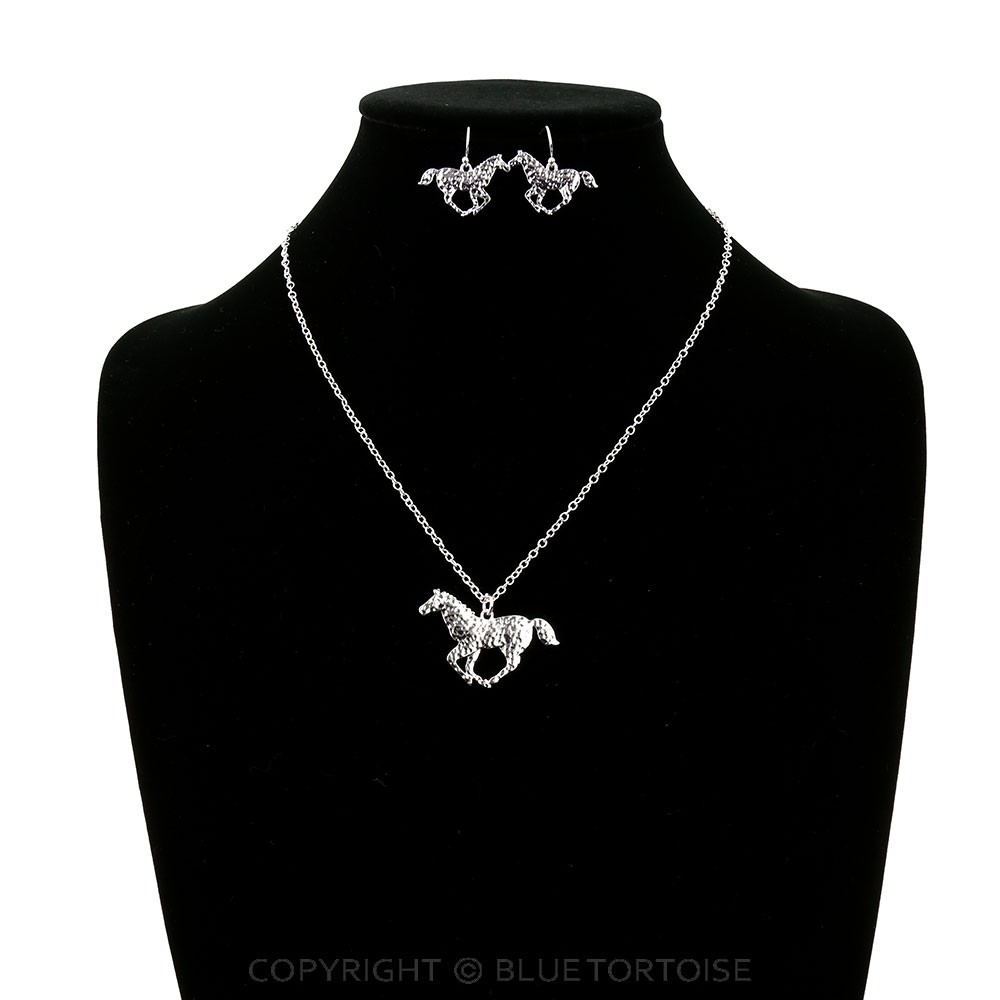 Hammered Texture Horse Pendant Necklace Set - Image 2