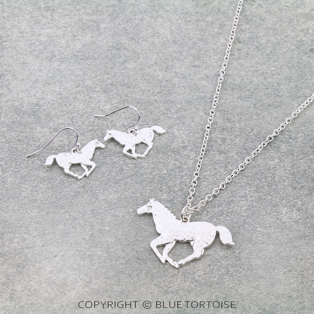 Hammered Texture Horse Pendant Necklace Set