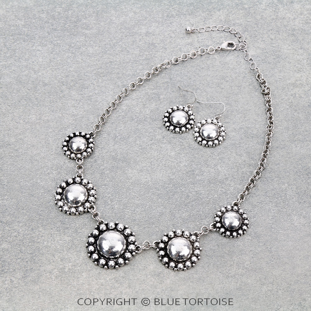 Western Textured Concho Necklace Set
