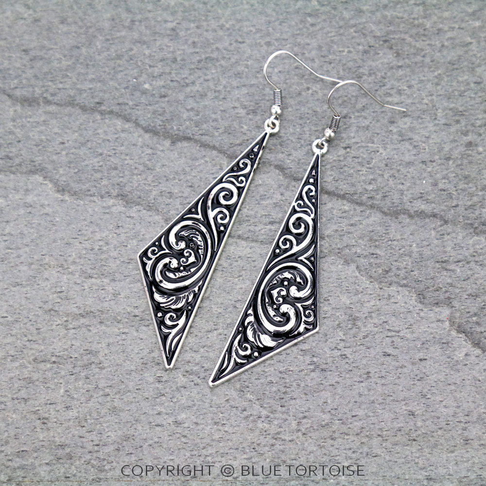 Patterned Casting Dangle Earrings