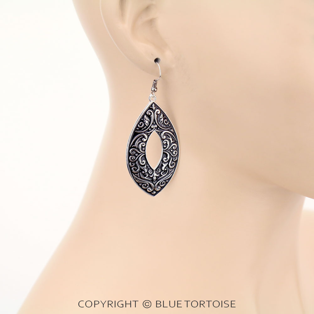 Patterned Casting Dangle Earrings - Image 2