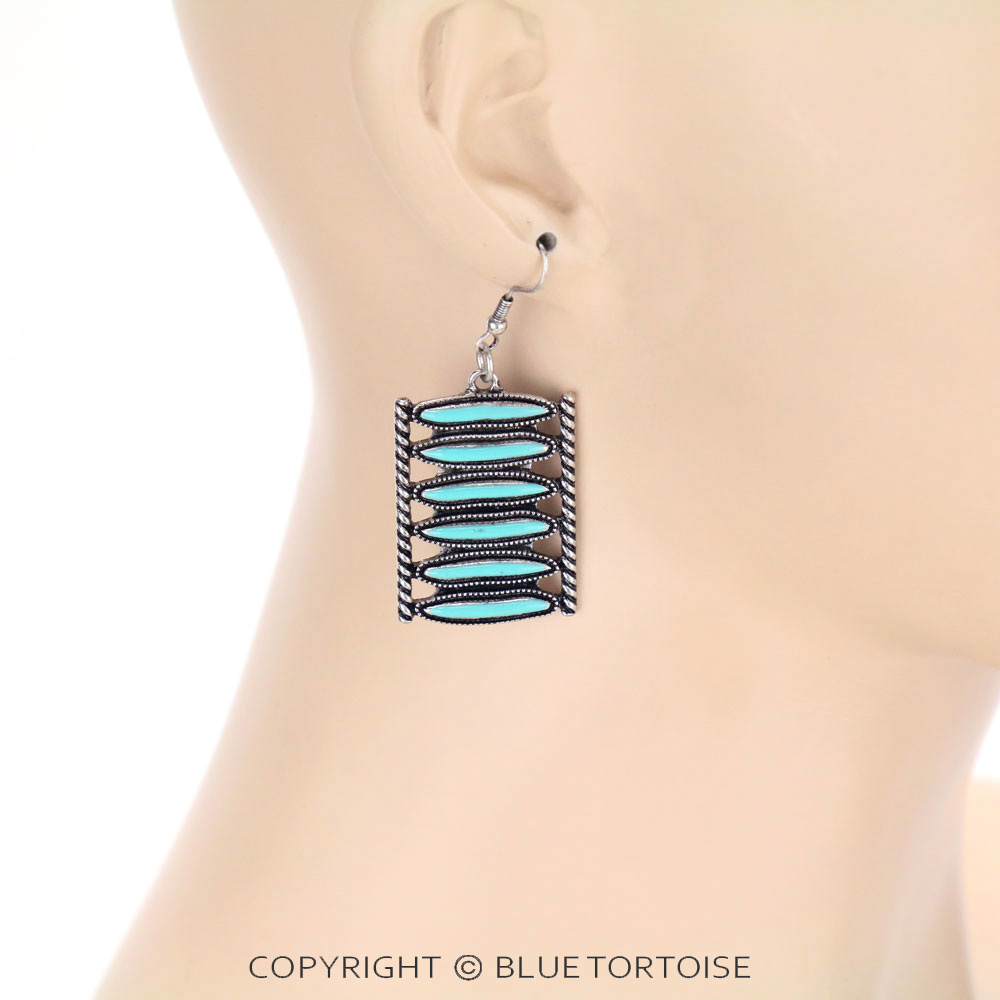 Western Design Dangle Earrings - Image 2