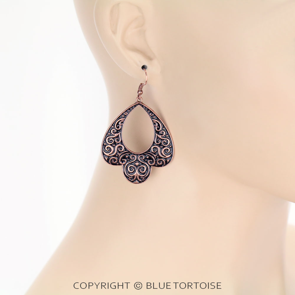 Patterned Casting Dangle Earrings - Image 2