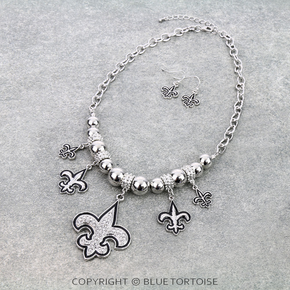 Fleur De Lis Theme Necklace Set
