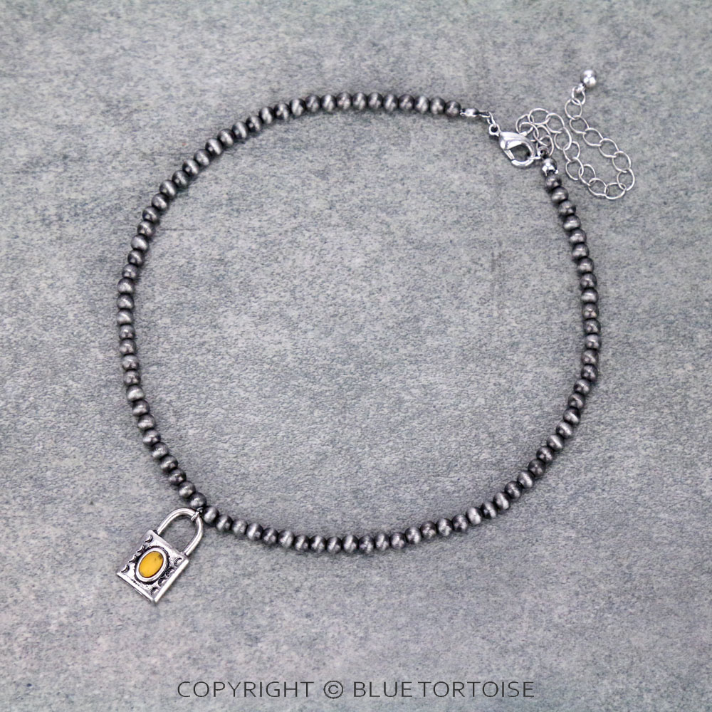 4mm Navajo Style Pearl with Lock Pendant Choker