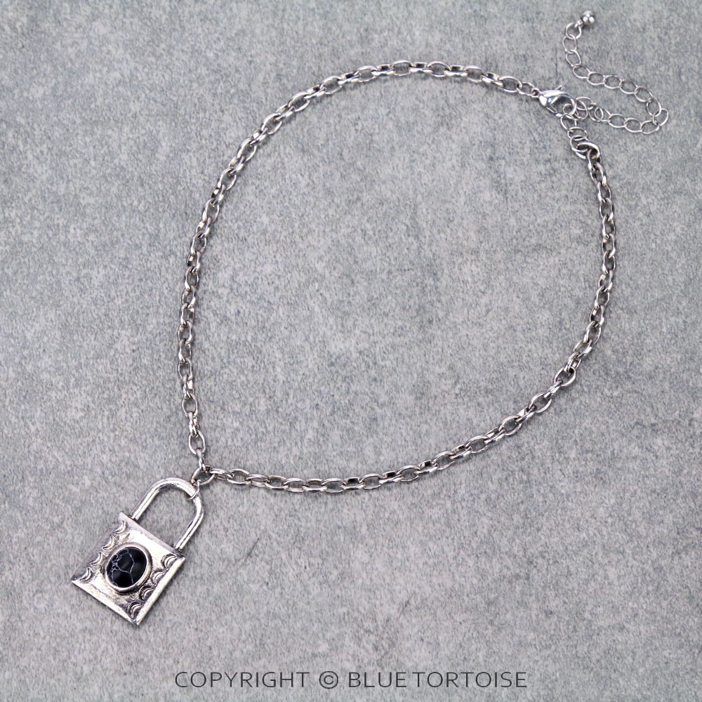 Western Lock Pendant Choker Necklace