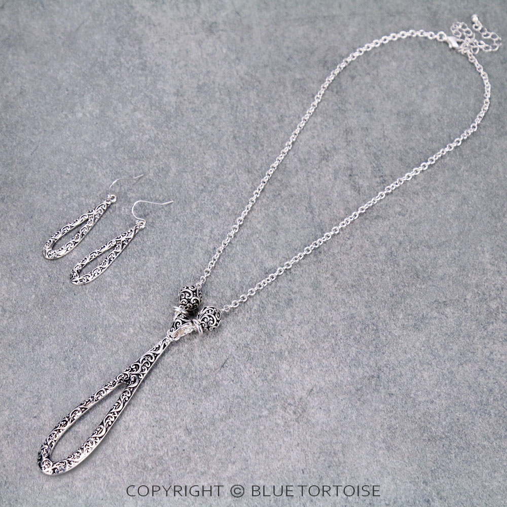Tailored Teardrop Cutout Necklace Set