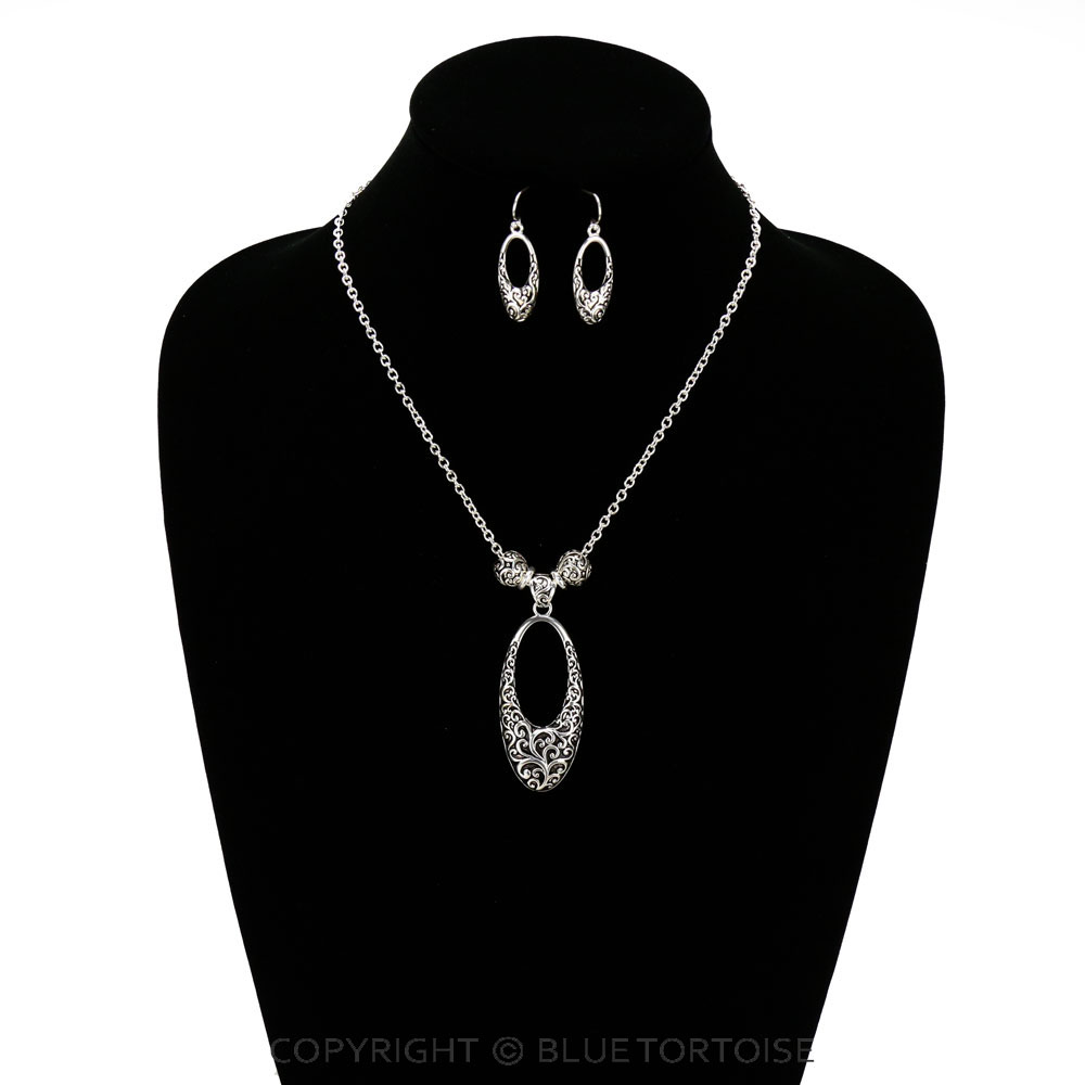 Tailored Oval Cutout Necklace Set - Image 2