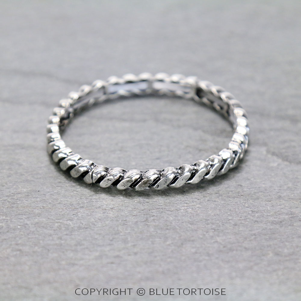 Tailored Look Design Twist Stretch Bracelet