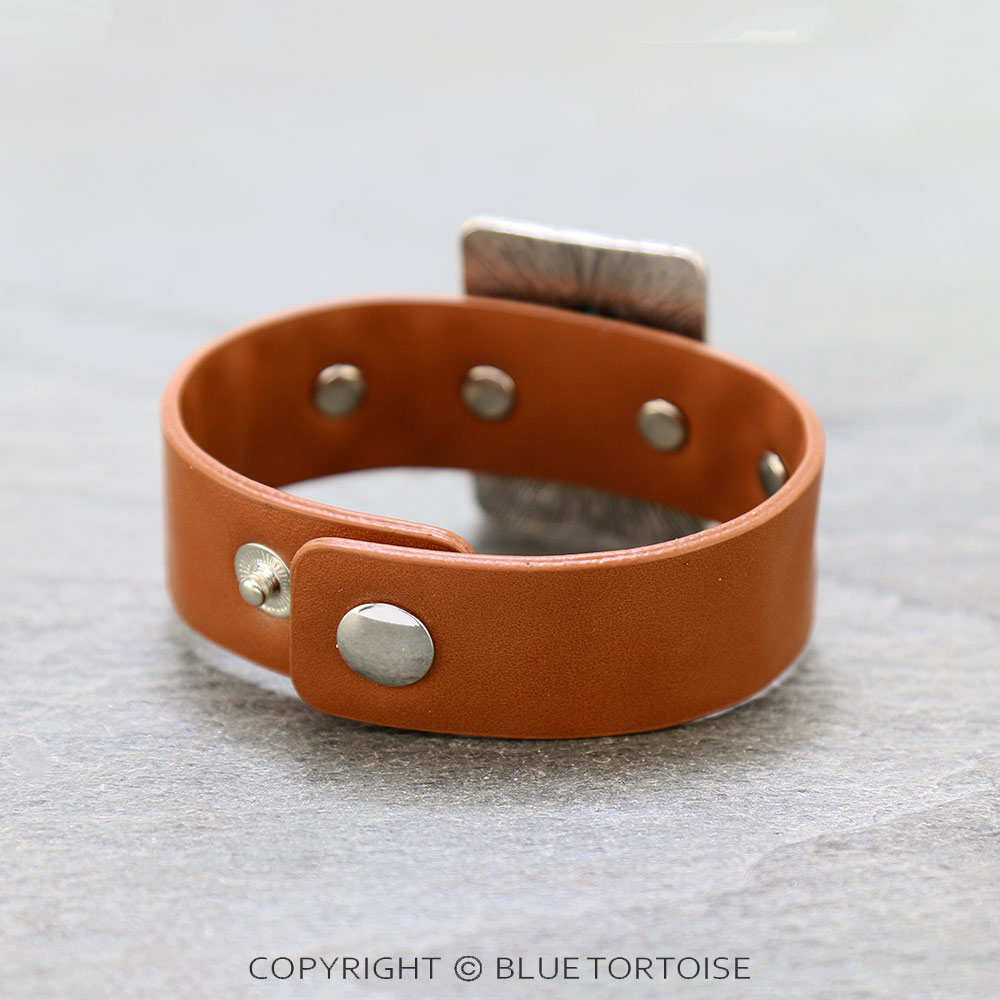 Western Stamping Look Arrow with Leather Snap Button Bracelet - Image 2