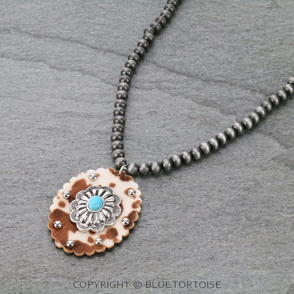 Western Oval Leather Pendant Necklace
